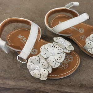 Girl Beige/Tan Flower Sandal Size 5